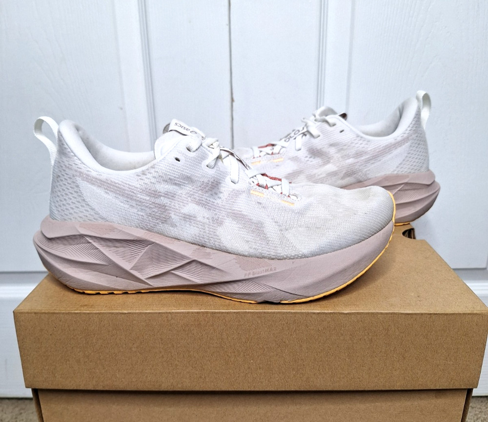 Asics Novablast 5 White Fawn 1012B765-102 size 10